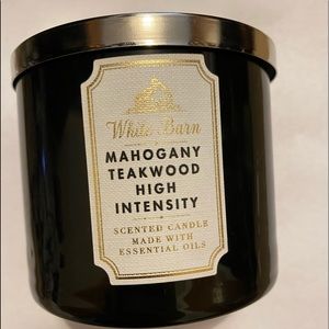 White Barn / Bath and Body Works Candle